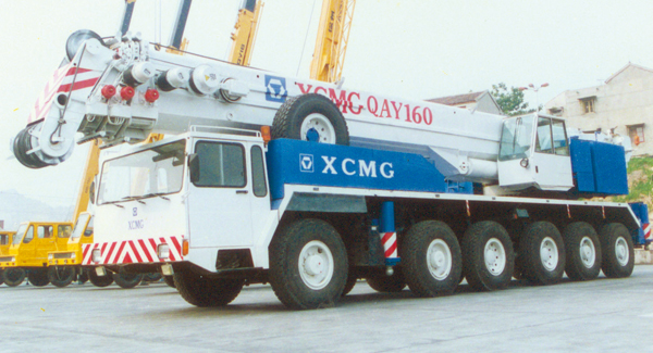 ayx爱游戏成功研发亚洲最大160吨全地面起重机